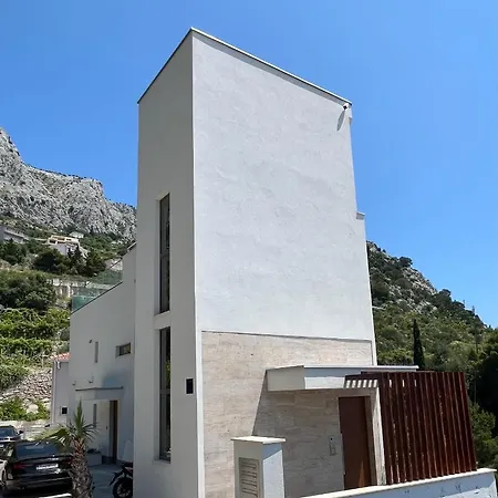 Villa Oneum - Apartment Mare With Privat Jacuzzi Omis Exterior photo